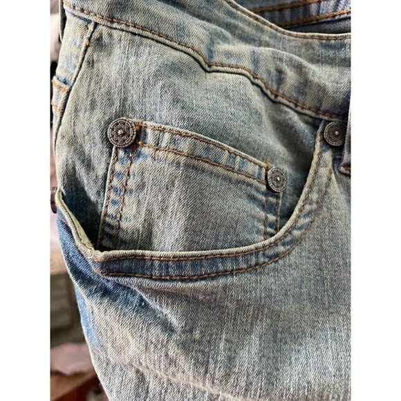 Two Girls Dancing distressed Capri embroidered jeans, size 6 - Picture 5 of 6